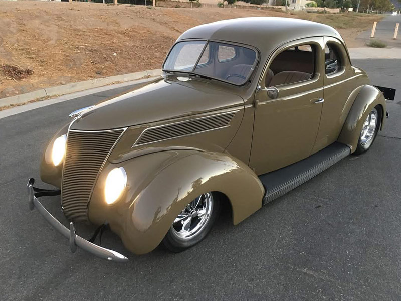 Dragster cars on display at the 2020 Grand National Roadster Show