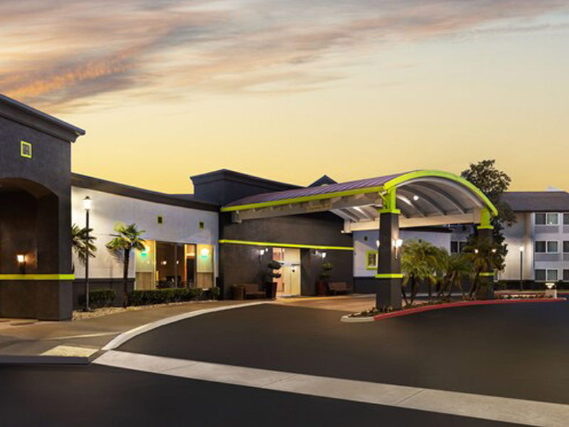 Courtyard Sacramento Cal Expo